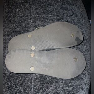 Very used old navy flip flops
